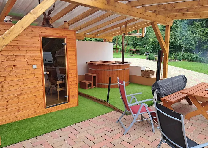 Var-voelgye Vendeghaz Homestay Csesznek