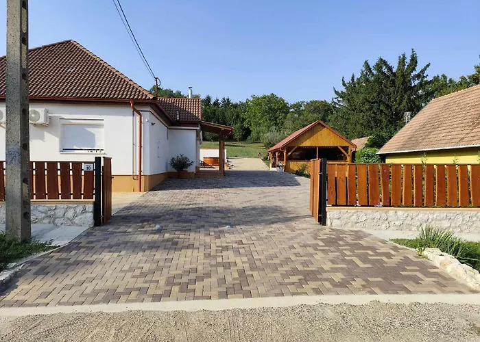 Homestay Var-voelgye Vendeghaz *